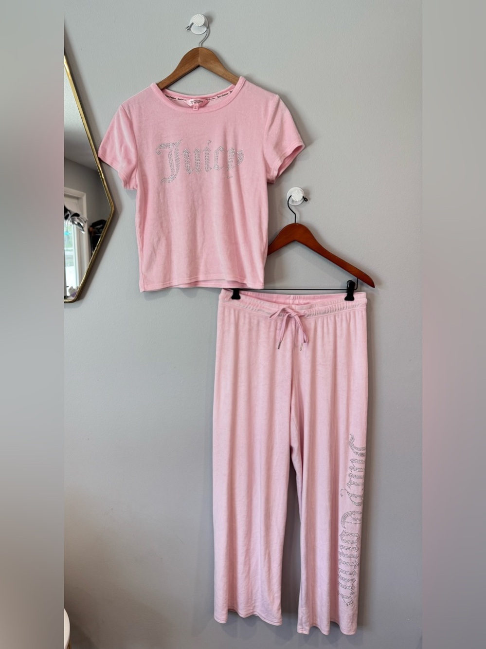 Juicy Couture Light Pink Rhinestone Logo Tee & Drawstring Lounge Pants Sz L